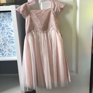 Gorgeous little girls dress